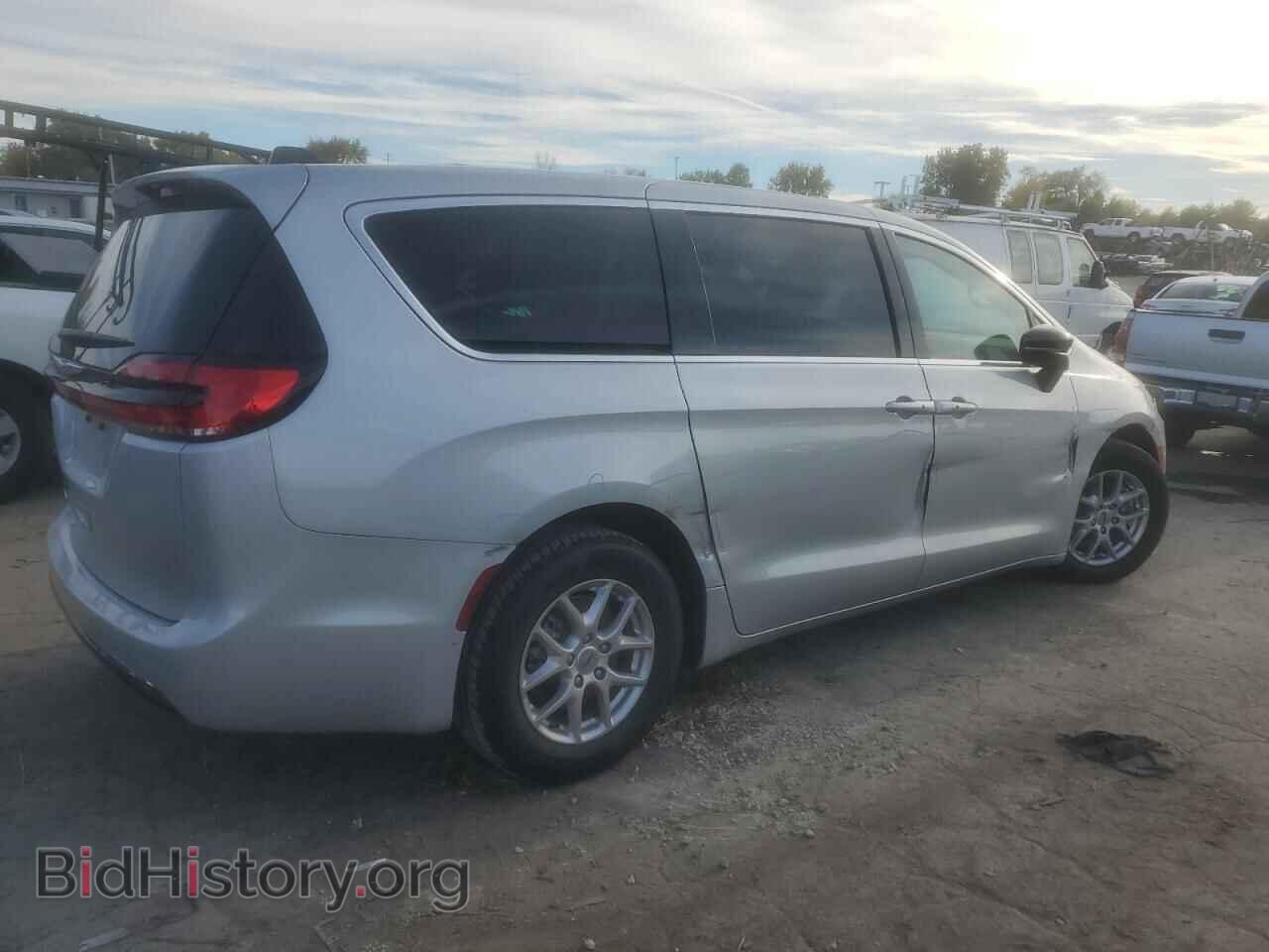 2024 CHRYSLER PACIFICA - VIN: 2C4RC1BG7RR145540 - Фото 3