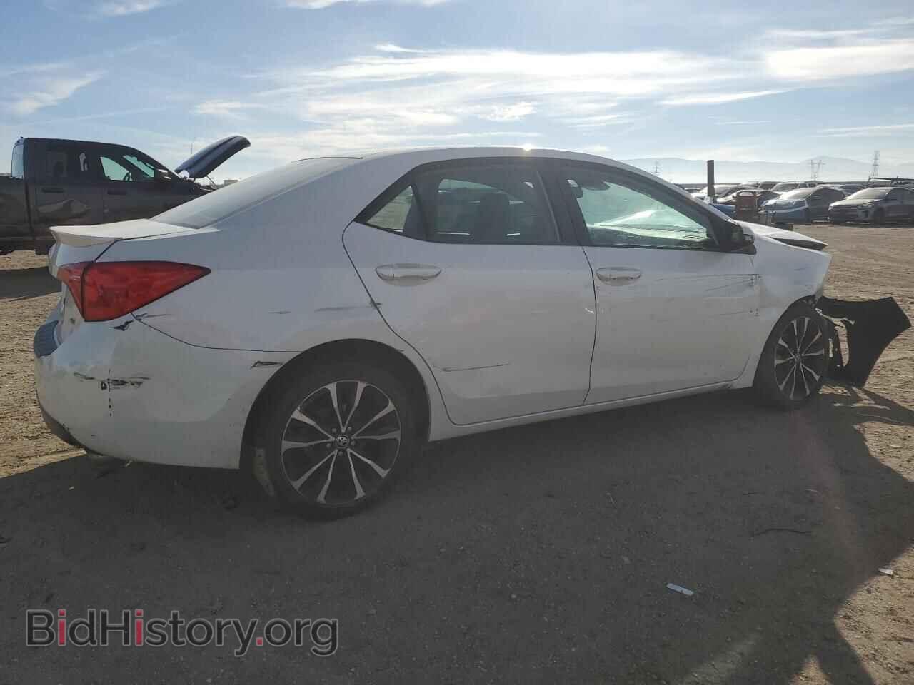 2018 TOYOTA COROLLA - VIN: 5YFBURHEXJP766620 - Фото 3