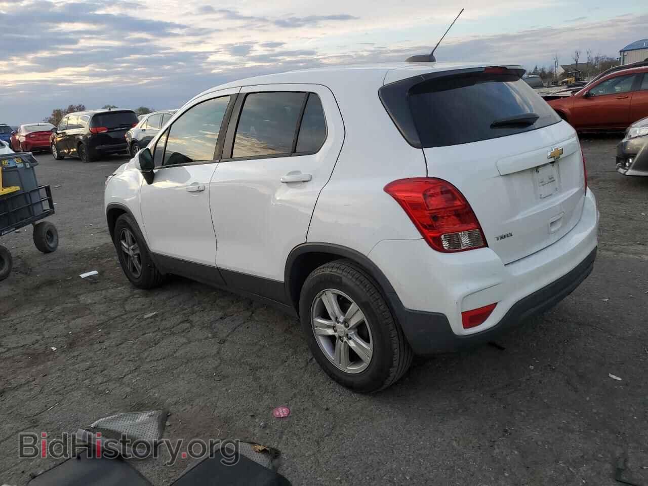 2020 CHEVROLET TRAX - VIN: 3GNCJKSB5LL307196 - Фото 2