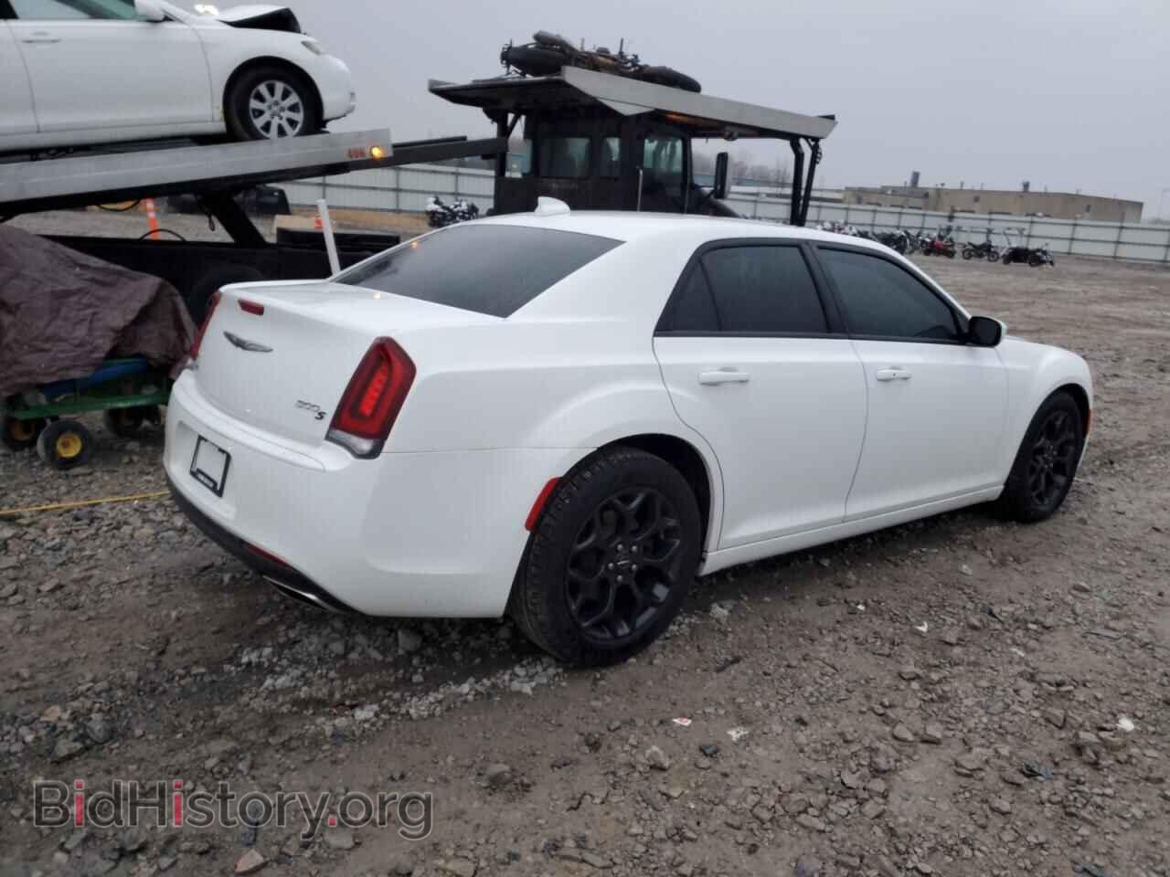 2019 CHRYSLER 300 - VIN: 2C3CCAGG1KH648950 - Фото 3