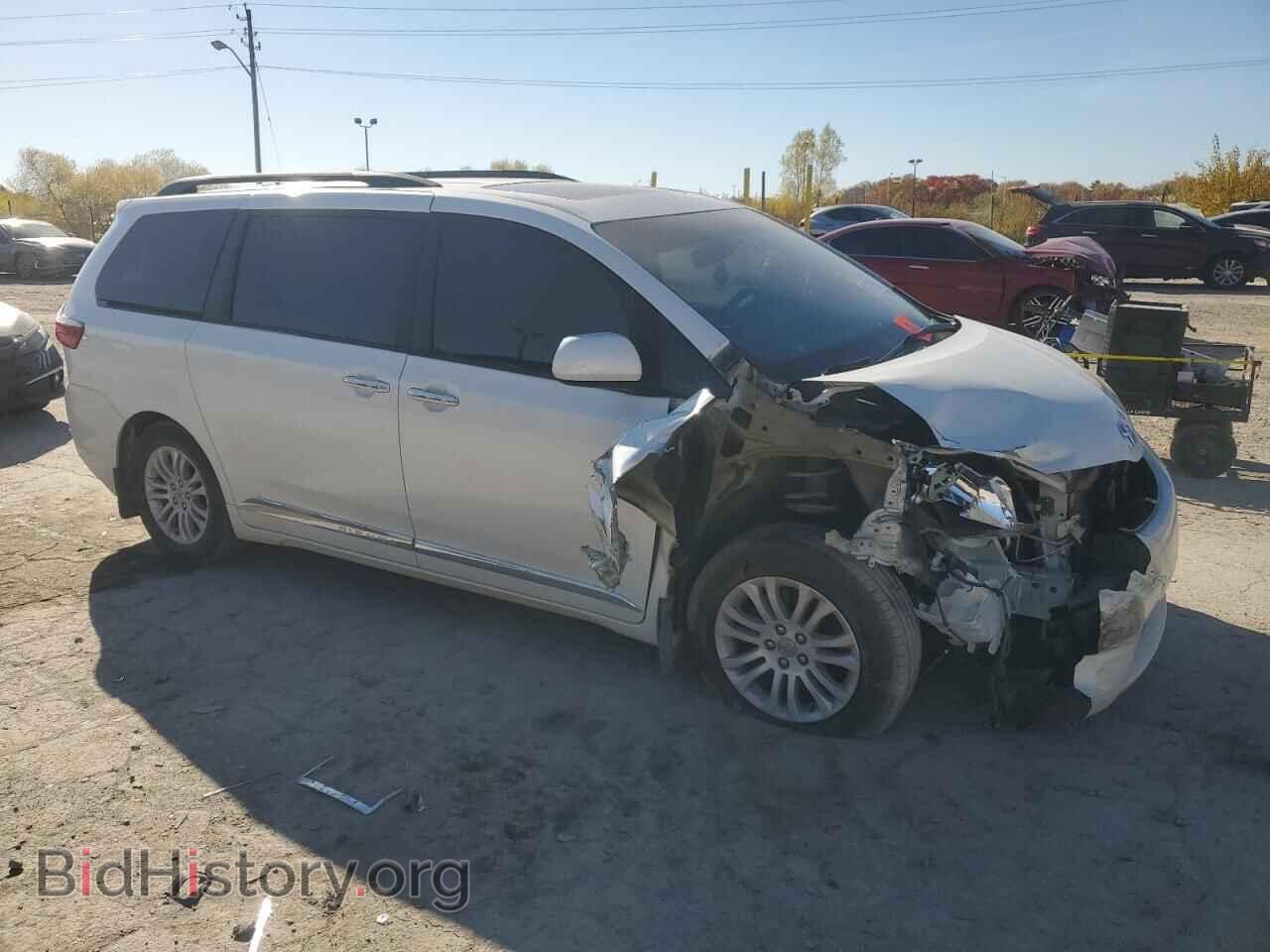2017 TOYOTA All Models - VIN: 5TDYZ3DC9HS815546 - Фото 4