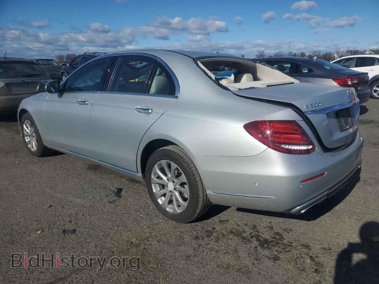 2017 MERCEDES-BENZ E-CLASS - VIN: WDDZF4KB5HA065188 - Фото 2