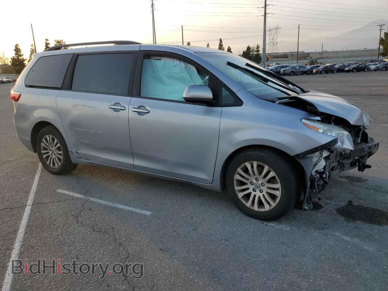 2017 TOYOTA All Models - VIN: 5TDYZ3DC6HS779251 - Фото 4