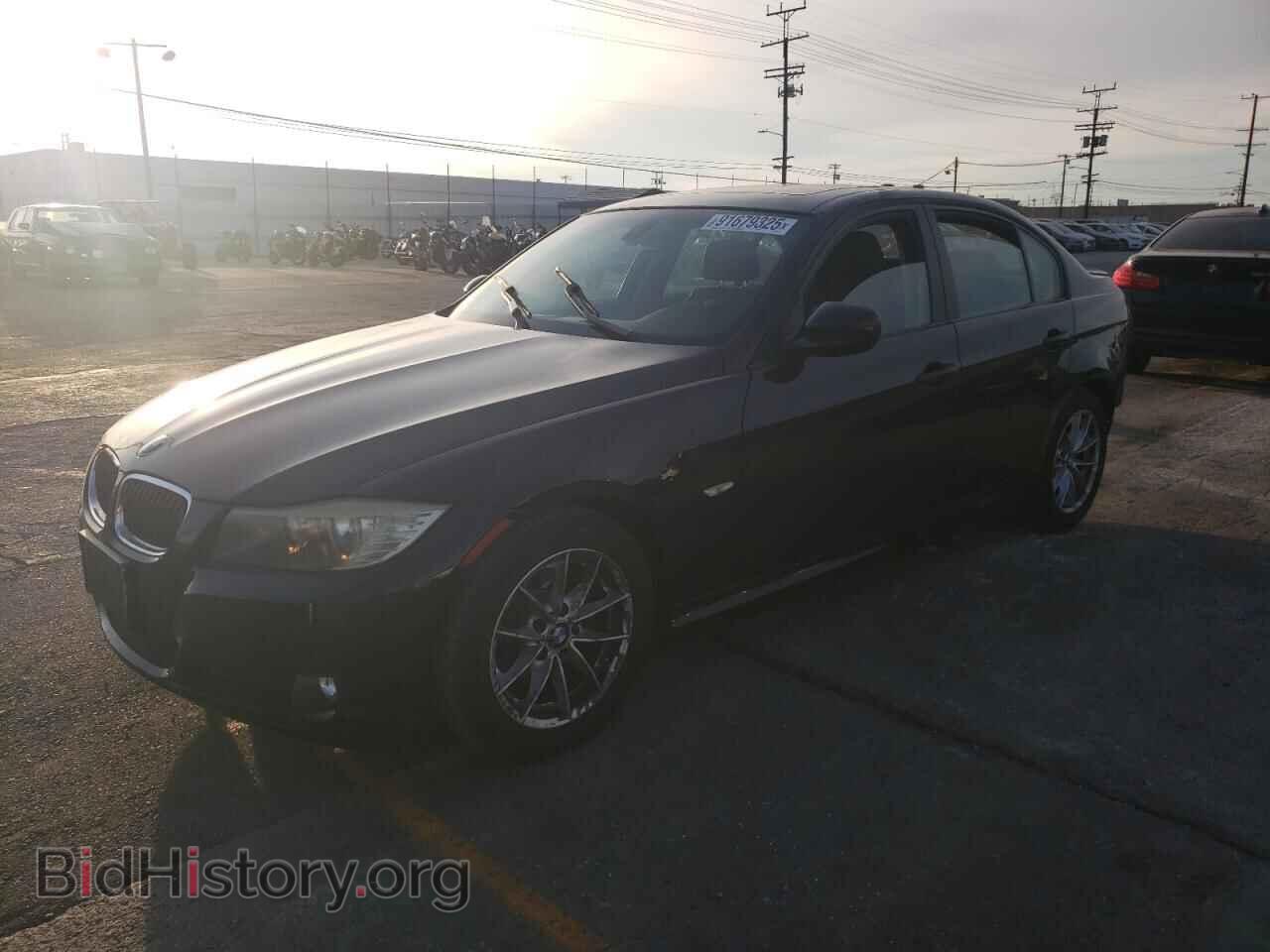 Фотография WBAPH53559A433765 - BMW 3 SERIES 2009
