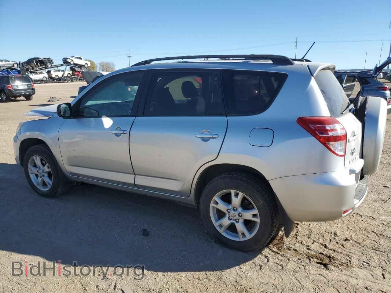 2011 TOYOTA RAV4 - VIN: JTMBF4DV5BD041823 - Фото 2