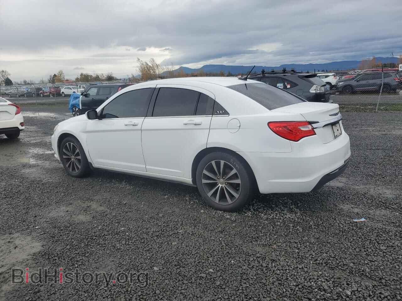 2012 CHRYSLER 200 - VIN: 1C3CCBBG0CN303446 - Фото 2