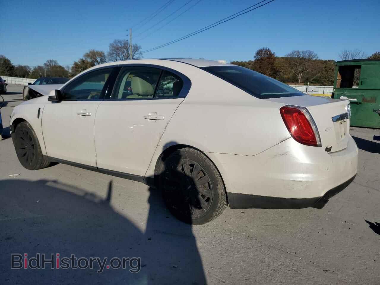 2011 LINCOLN MKS - VIN: 1LNHL9DR7BG608322 - Фото 2