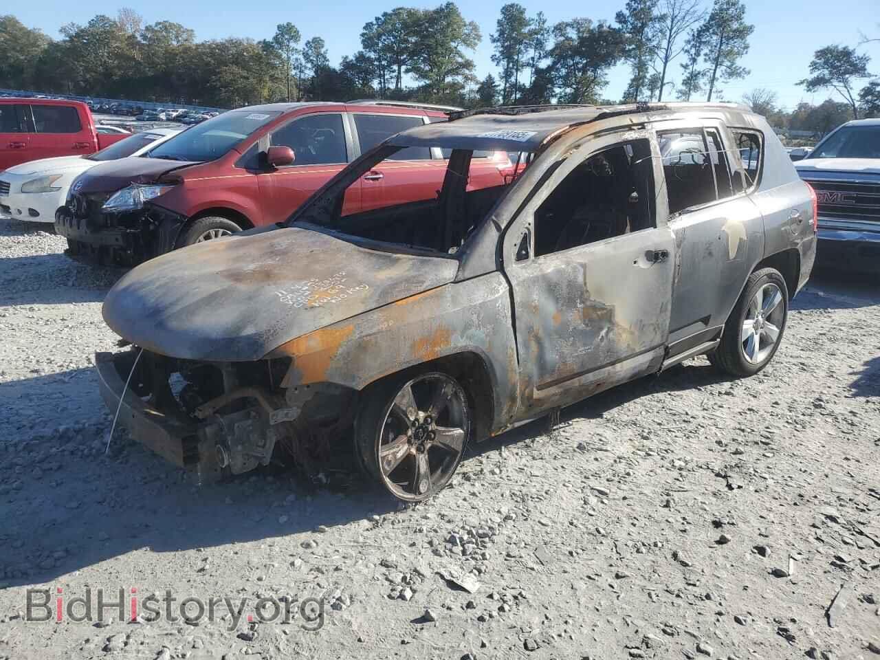 Photo 1J4NT5FB5BD213552 - JEEP COMPASS 2011