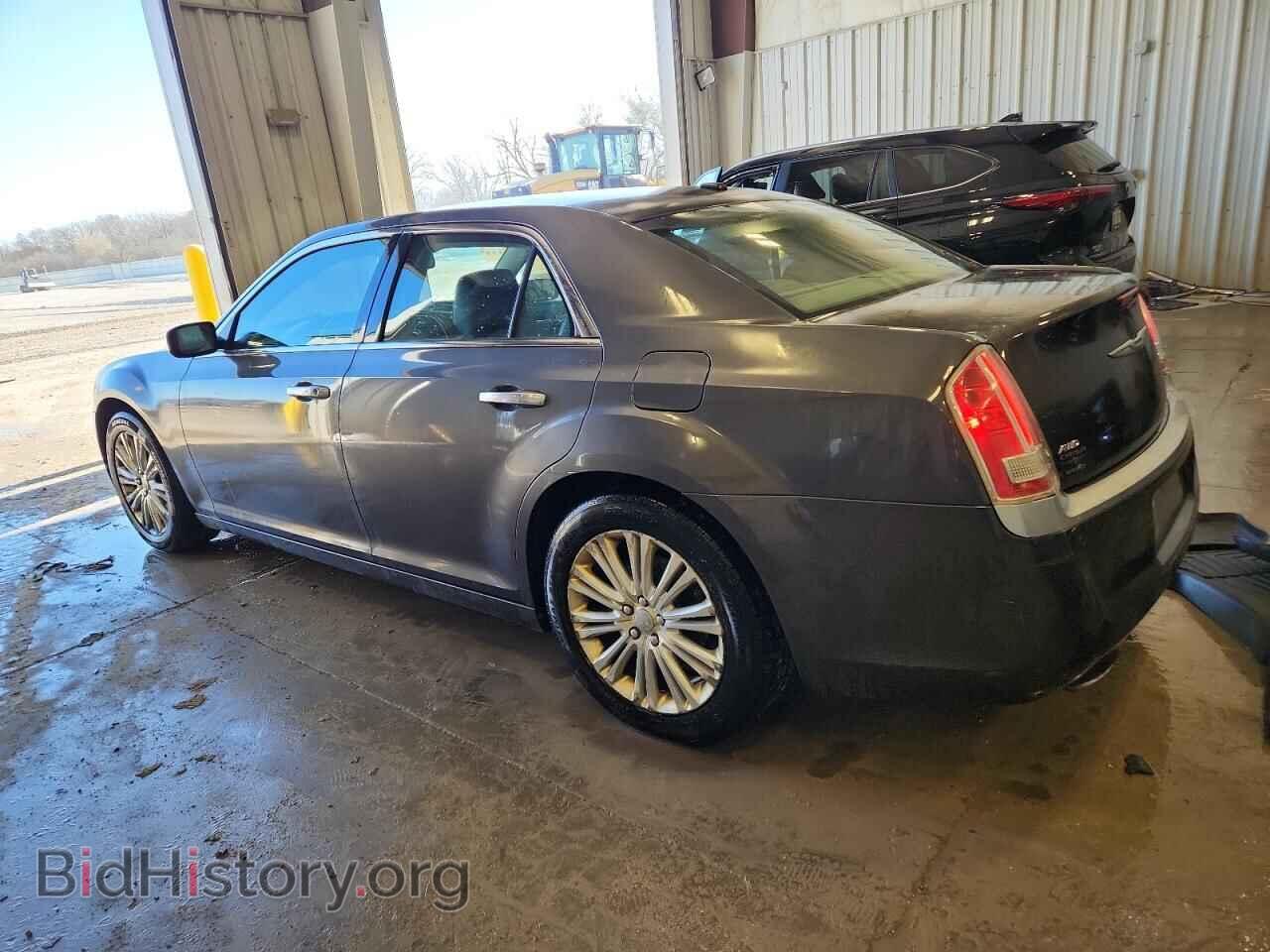 2013 CHRYSLER 300 - VIN: 2C3CCASTXDH591204 - Фото 2