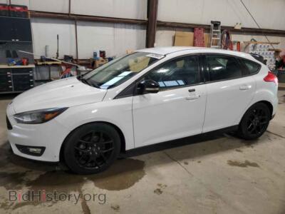 2015 Ford FOCUS SE, белый — VIN 1FADP3K23FL371373, Copart