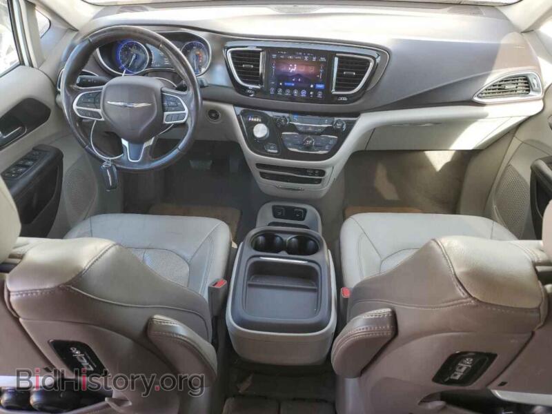 2017 Chrysler PACIFICA (VIN 2C4RC1EG9HR520161) — фото 8 из 13