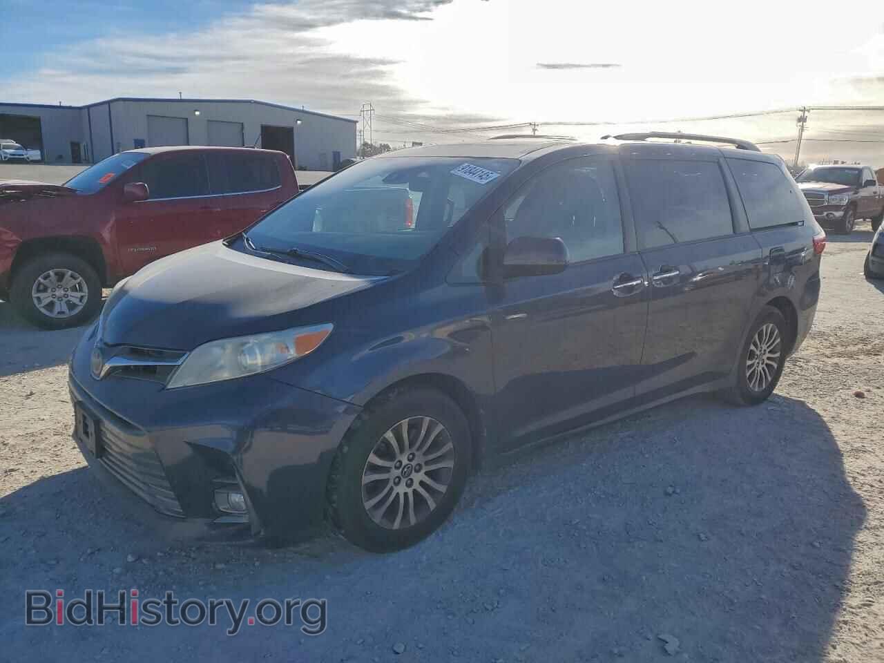 Фотография 5TDYZ3DC0JS909143 - TOYOTA All Models 2018