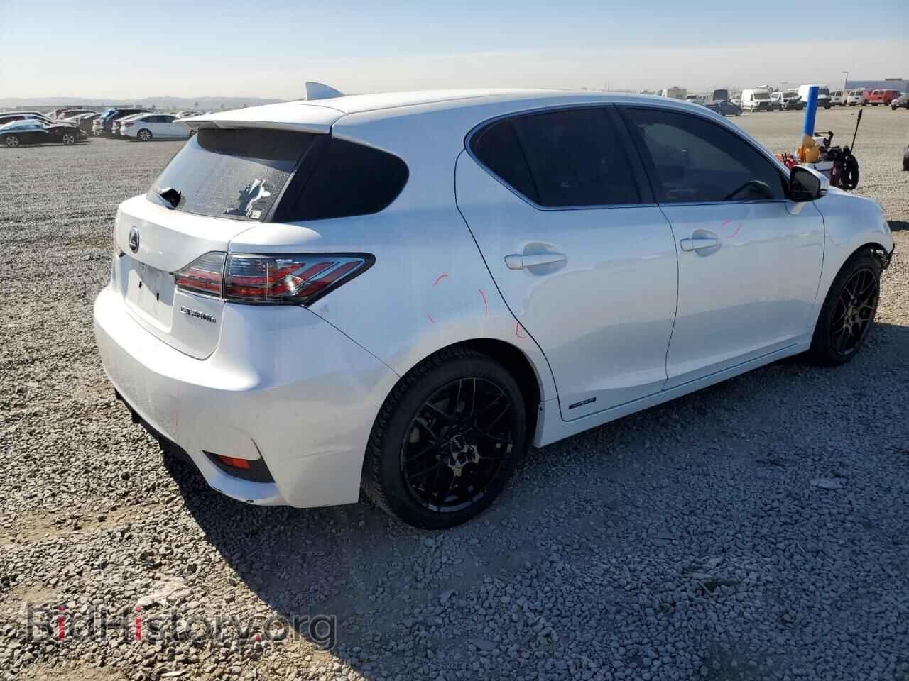 2014 LEXUS CT 200 - VIN: JTHKD5BH4E2194121 - Photo 3
