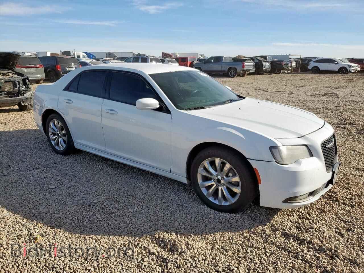 2016 CHRYSLER 300 - VIN: 2C3CCAGG5GH262135 - Photo 4