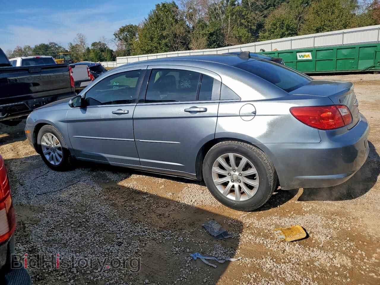 2010 CHRYSLER SEBRING - VIN: 1C3CC5FD2AN132441 - Фото 2