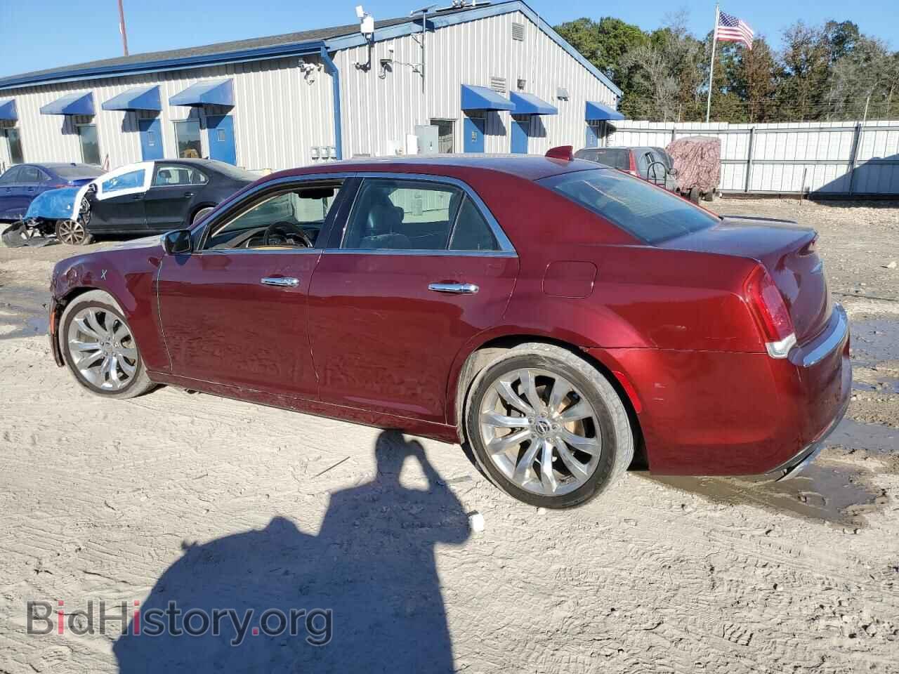 2019 CHRYSLER 300 - VIN: 2C3CCAEGXKH536120 - Фото 2