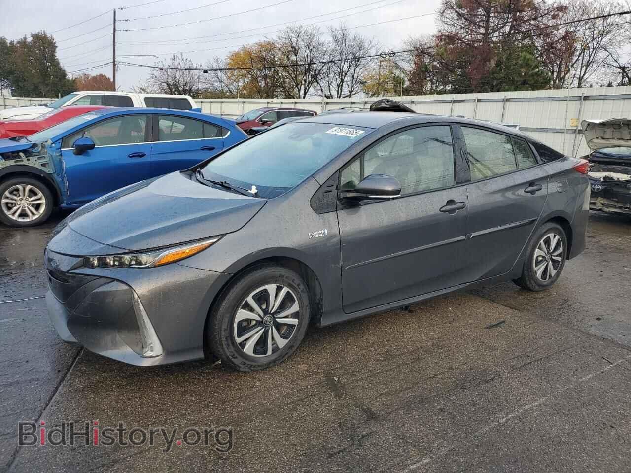 Фотография JTDKARFP8H3026032 - TOYOTA PRIUS 2017