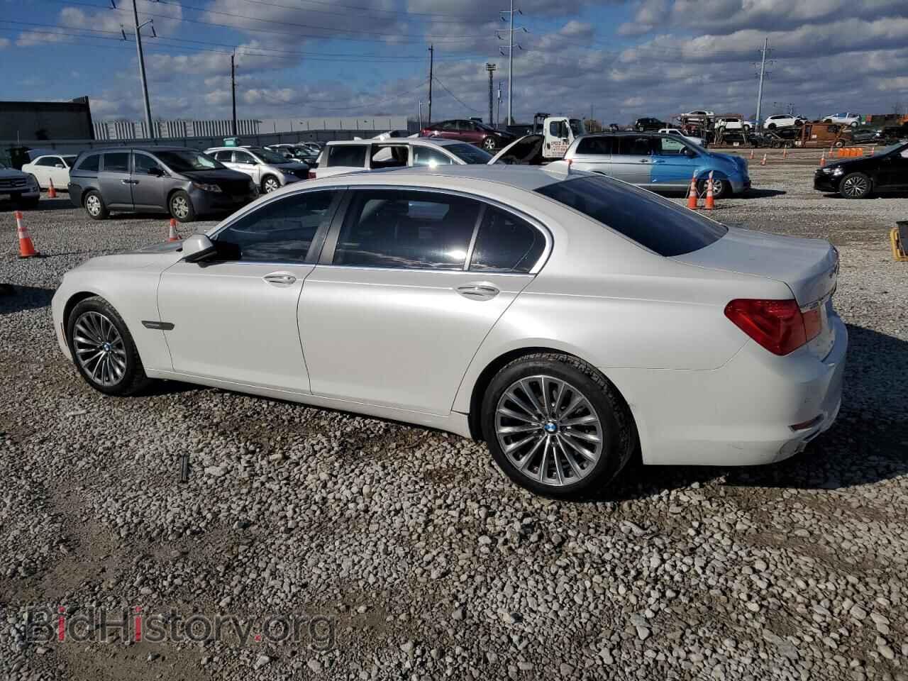 2011 BMW 7 SERIES - VIN: WBAKB4C55BC573833 - Фото 2