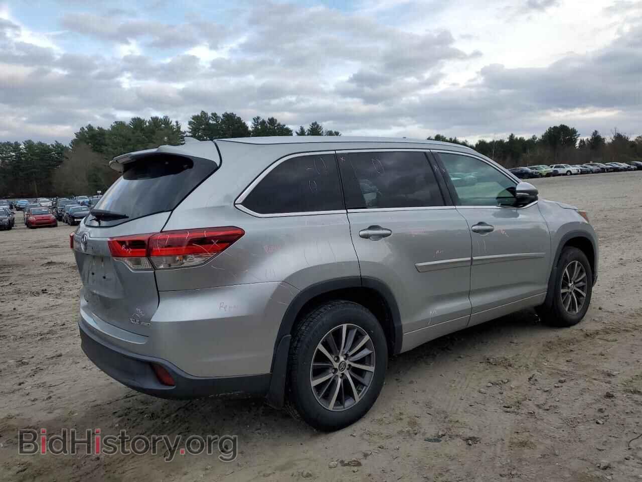 2017 TOYOTA HIGHLANDER - VIN: 5TDJZRFH0HS468024 - Фото 3