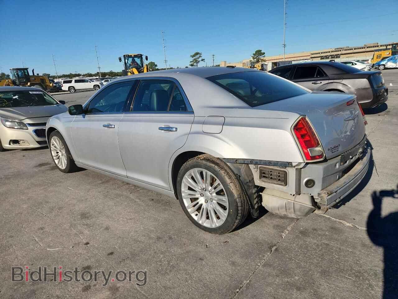 2012 CHRYSLER 300 - VIN: 2C3CCACG5CH223464 - Фото 2