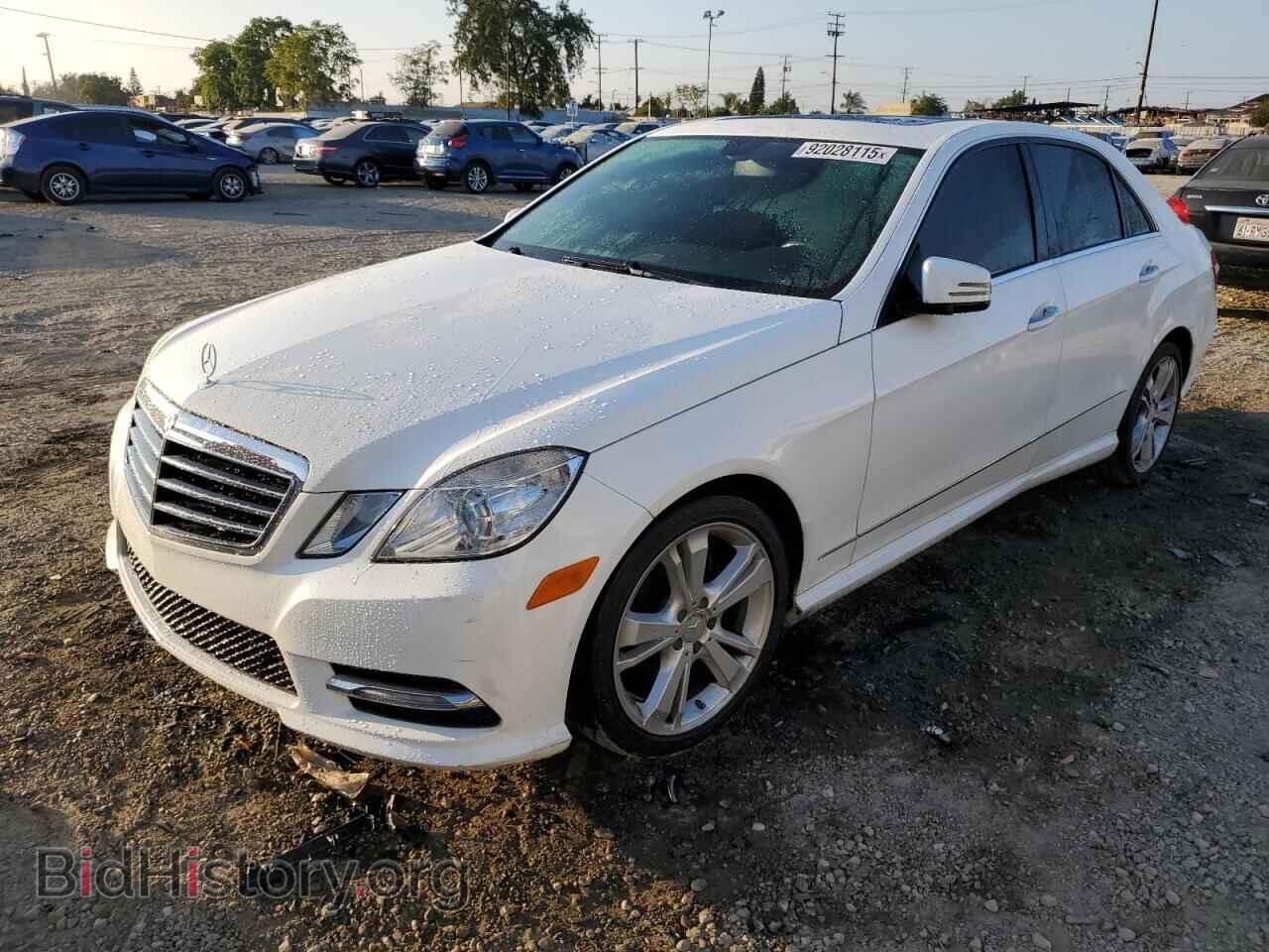 Photo WDDHF5KB3DA689924 - MERCEDES-BENZ E-CLASS 2013