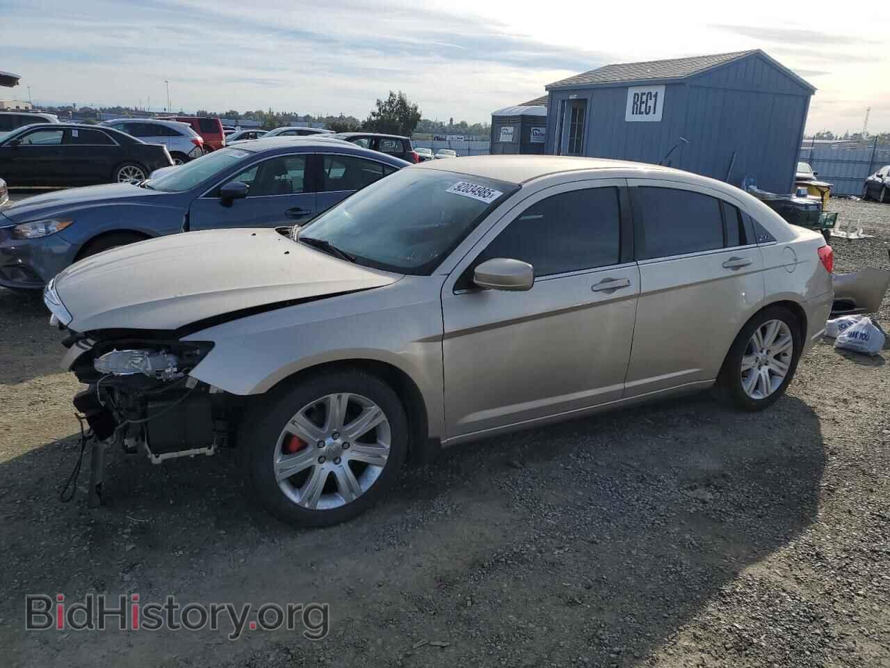 Photo 1C3CCBAB1DN698227 - CHRYSLER 200 2013