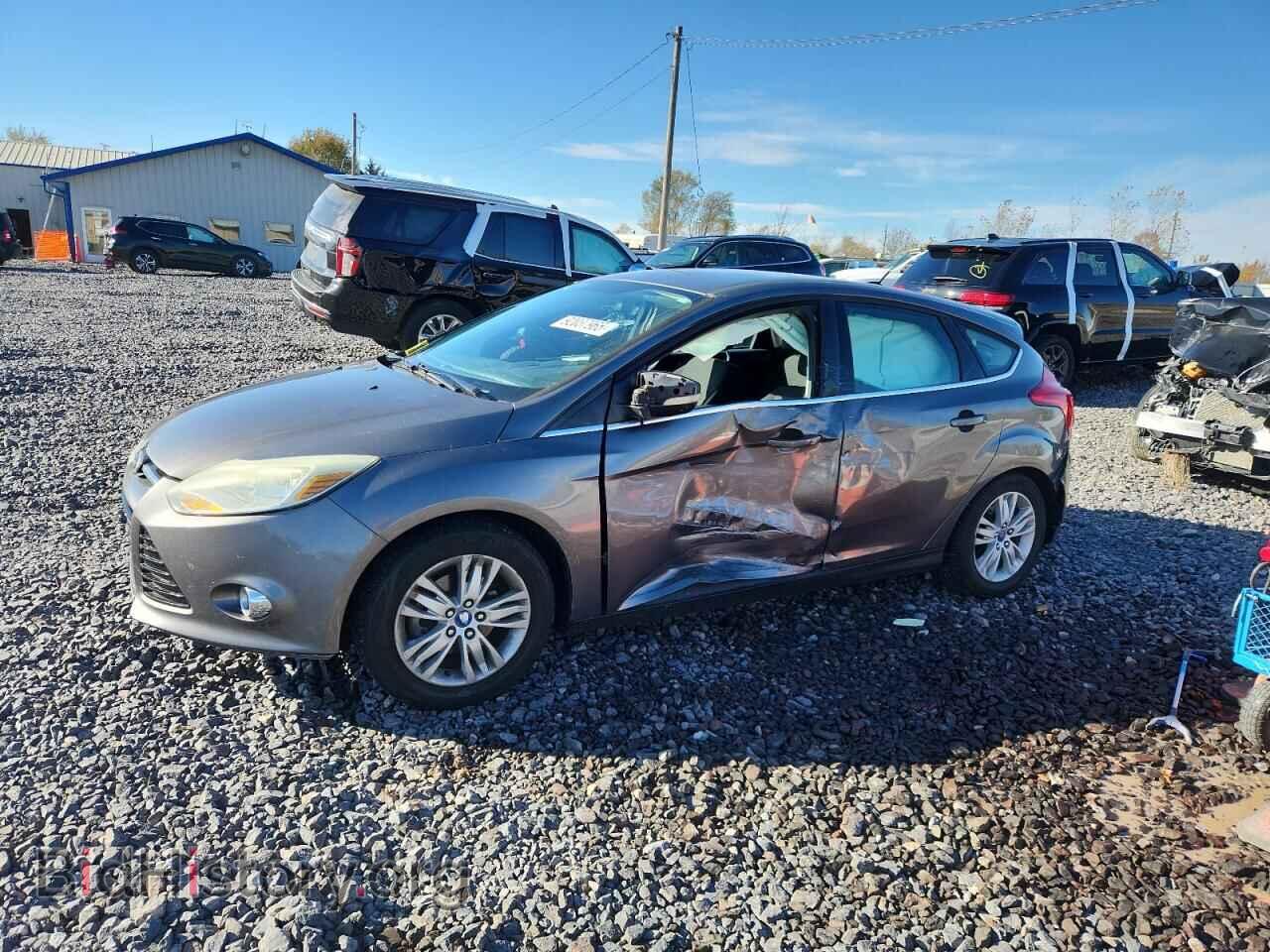 Photo 1FAHP3M28CL105647 - FORD FOCUS 2012