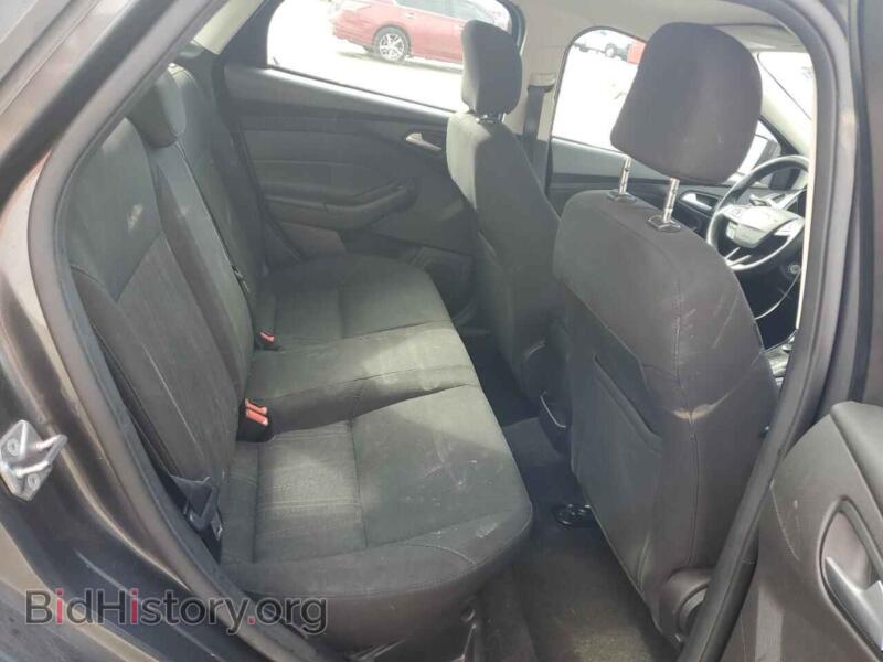 2017 Ford FOCUS (VIN 1FADP3F29HL343137) — photo 10 of 13
