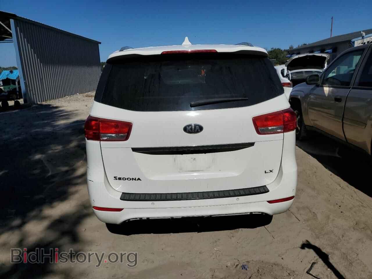 2018 KIA All Models - VIN: KNDMB5C1XJ6382601 - Photo 6
