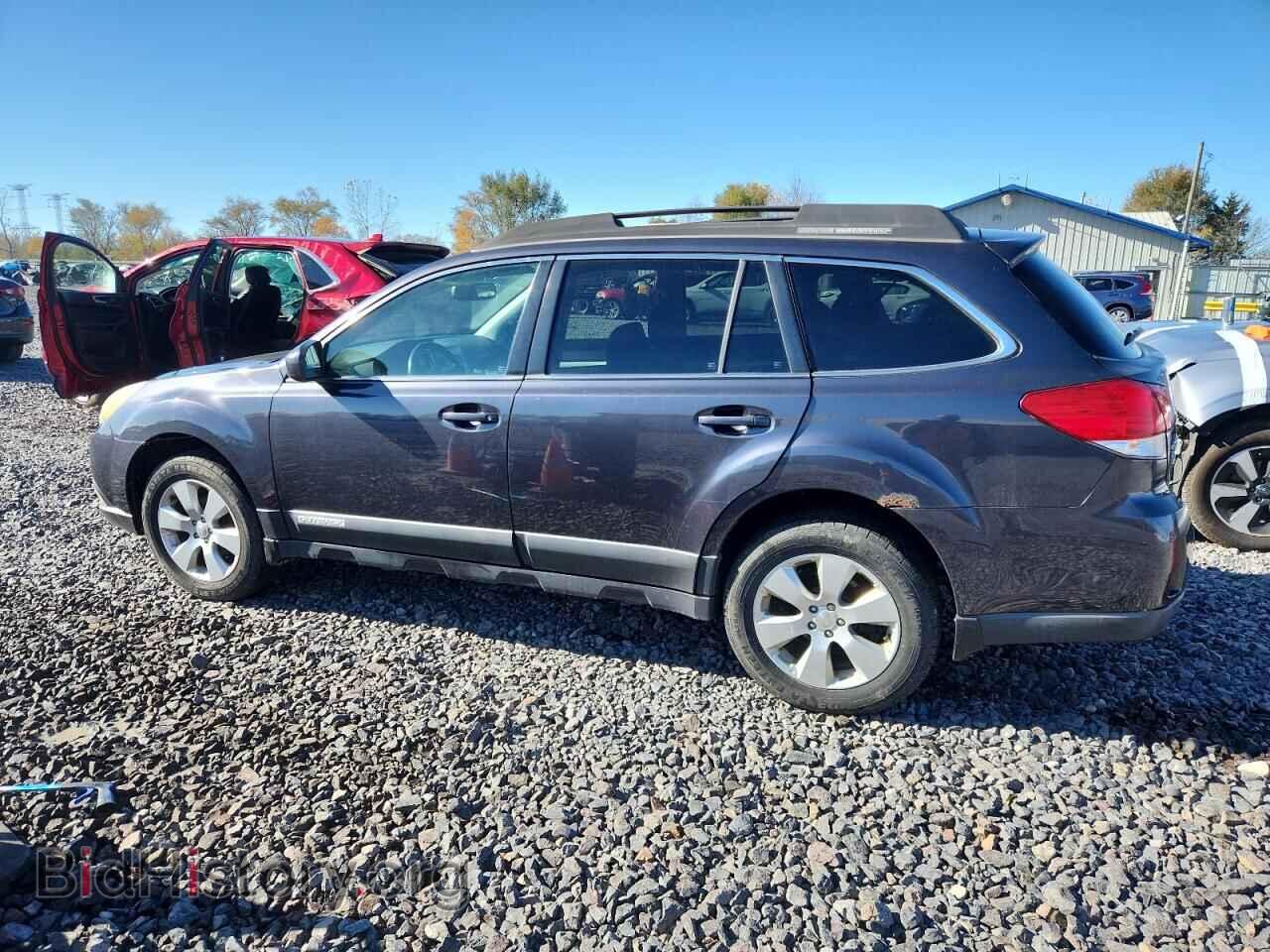 2011 SUBARU OUTBACK - VIN: 4S4BRCCC1B3428405 - Фото 2