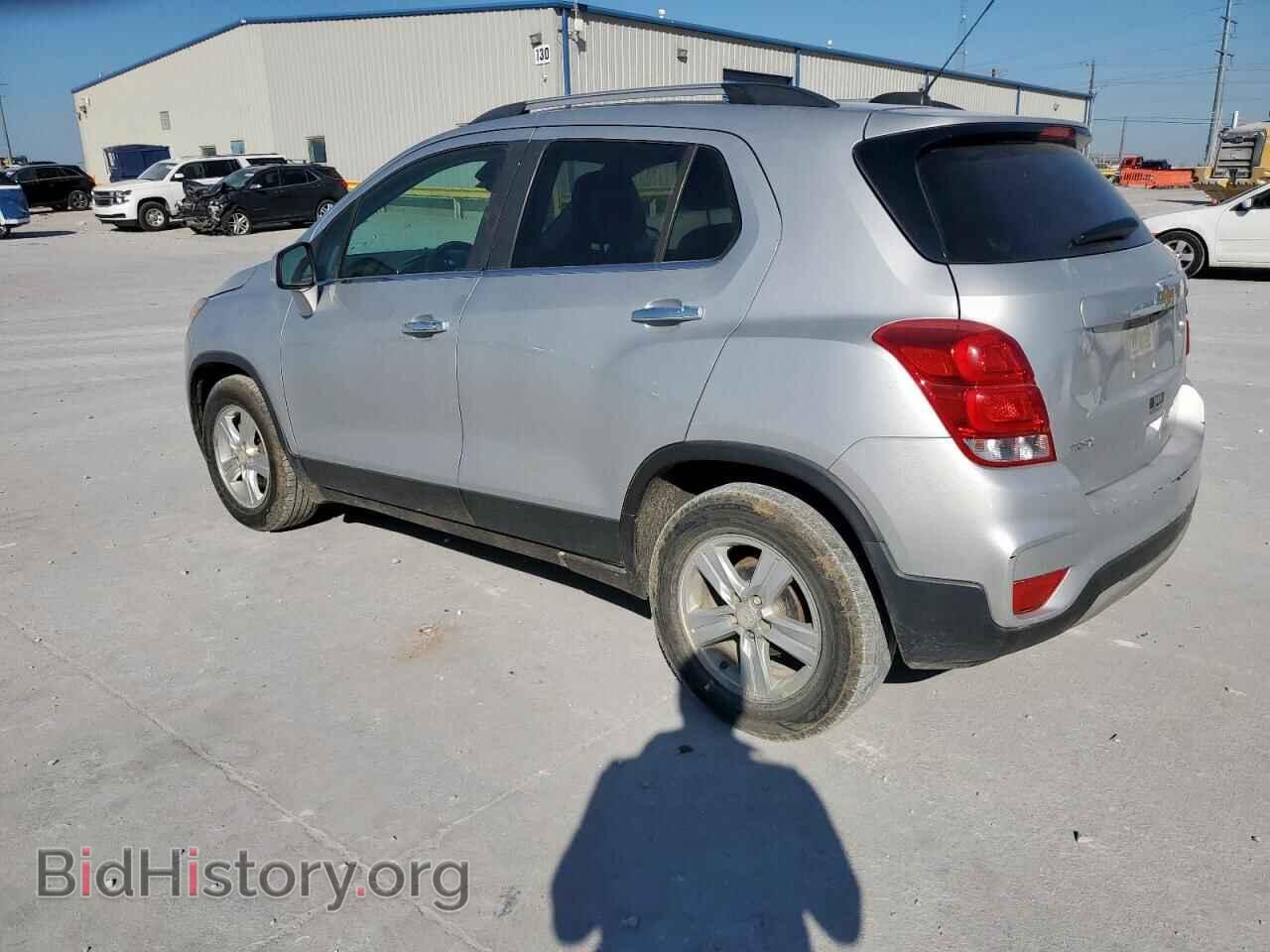 2018 CHEVROLET TRAX - VIN: 3GNCJLSB6JL375509 - Фото 2