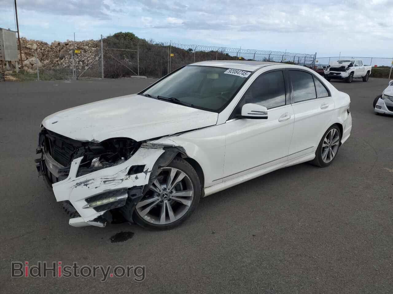 Photo WDDGF4HBXEA914869 - MERCEDES-BENZ C-CLASS 2014