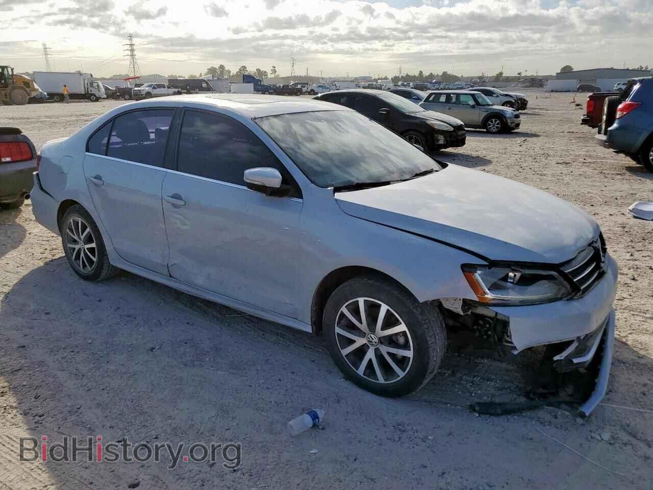 2017 VOLKSWAGEN JETTA - VIN: 3VWDB7AJ0HM367918 - Фото 4