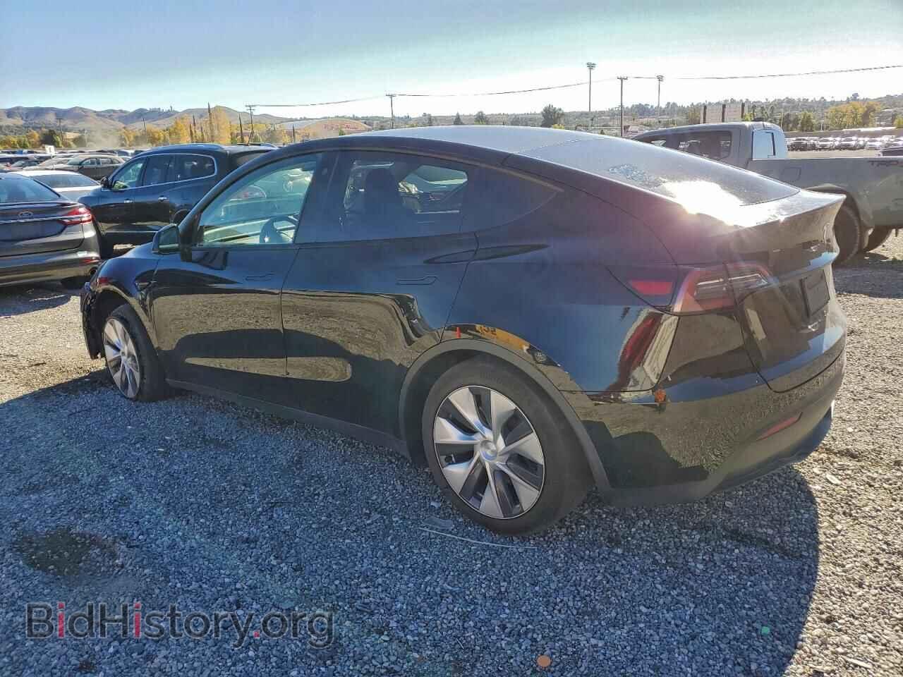 2023 TESLA MODEL Y - VIN: 7SAYGAEE7PF621825 - Фото 2
