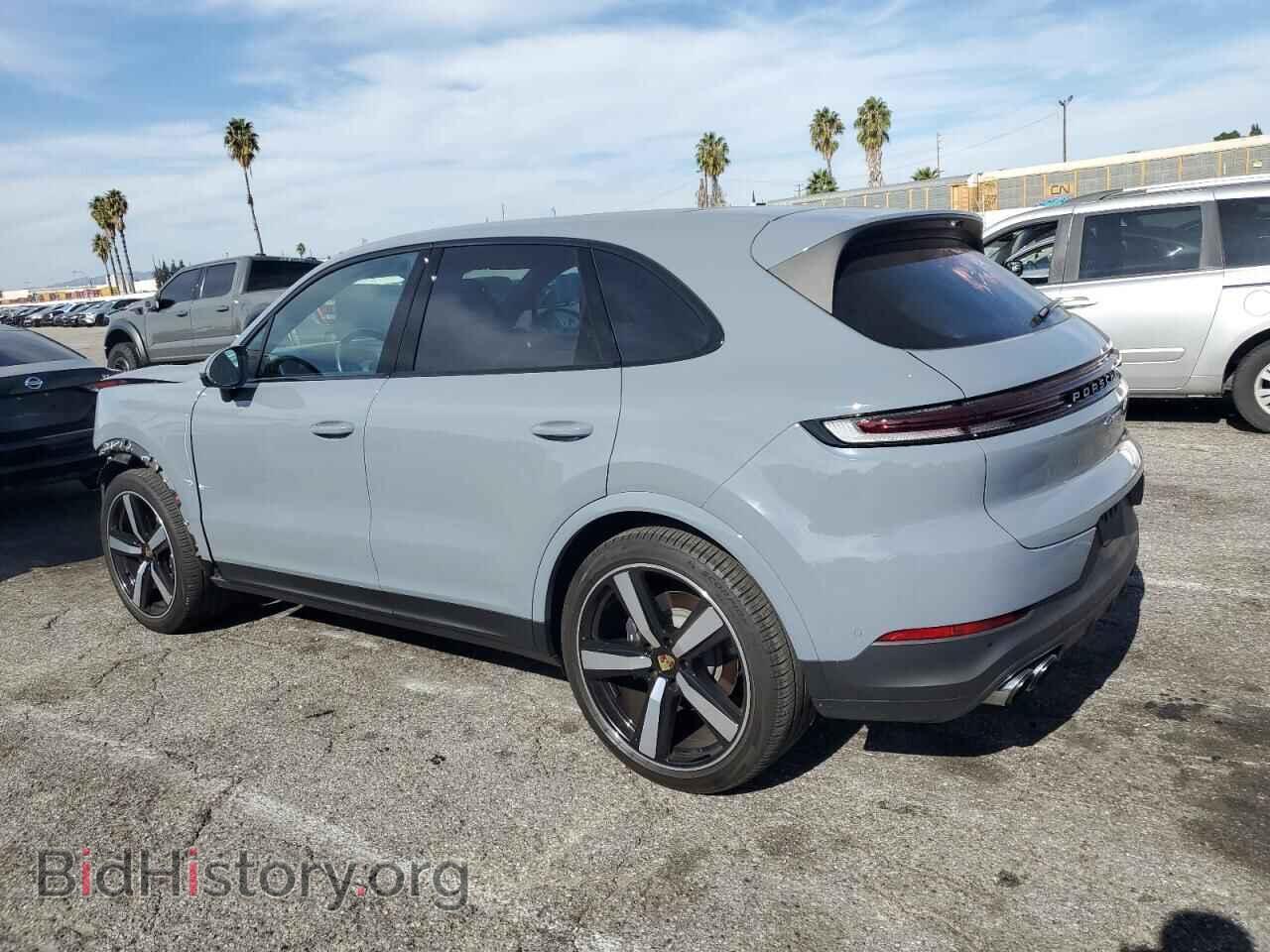 2024 PORSCHE CAYENNE - VIN: WP1AA2AY2RDA07098 - Photo 2