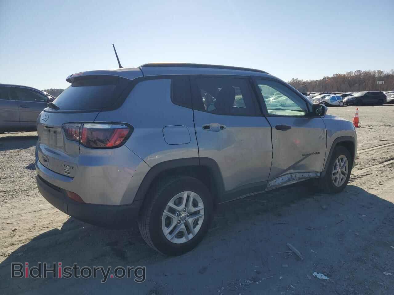 2018 JEEP COMPASS - VIN: 3C4NJCAB8JT502683 - Фото 3