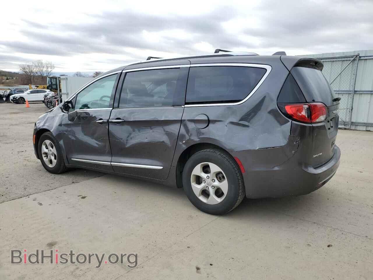2017 CHRYSLER PACIFICA - VIN: 2C4RC1EG3HR704463 - Фото 2