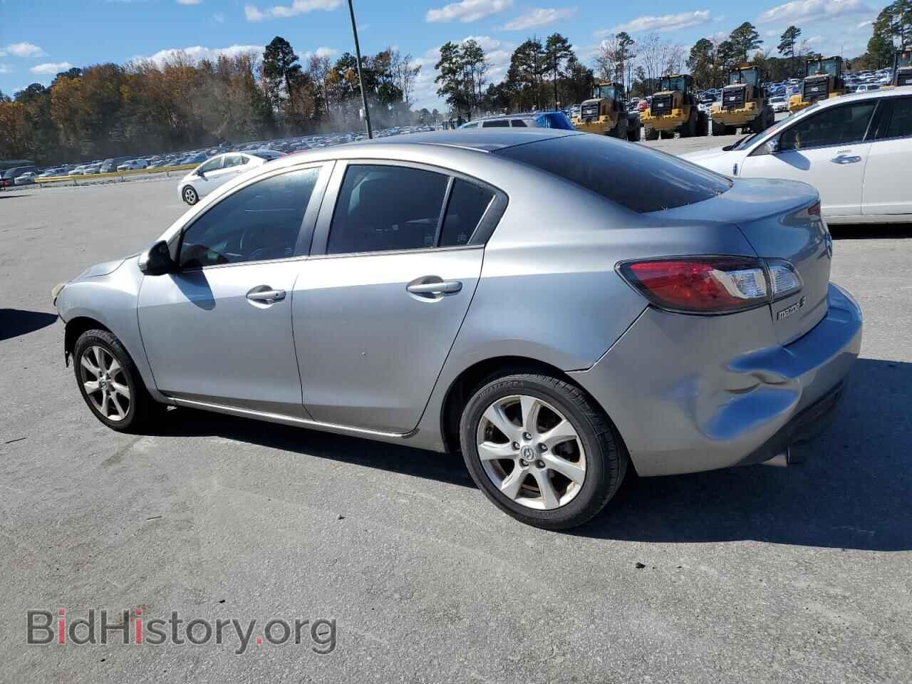 2011 MAZDA 3 - VIN: JM1BL1VF4B1428525 - Фото 2