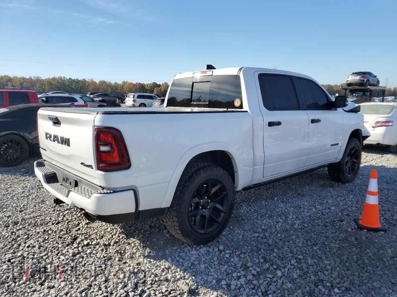2025 RAM 1500 - VIN: 1C6SRFJP4SN713090 - Фото 3
