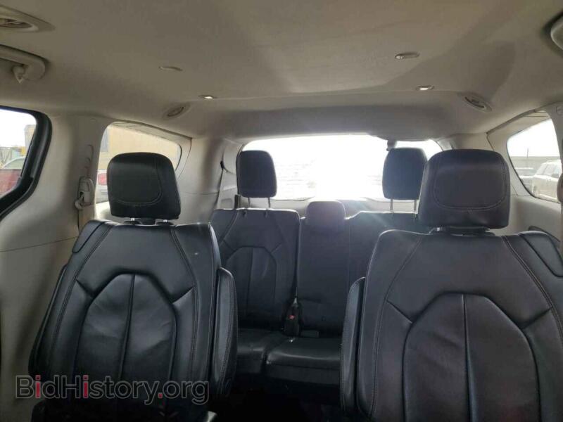 2017 Chrysler PACIFICA (VIN 2C4RC1BGXHR524255) — photo 10 of 15
