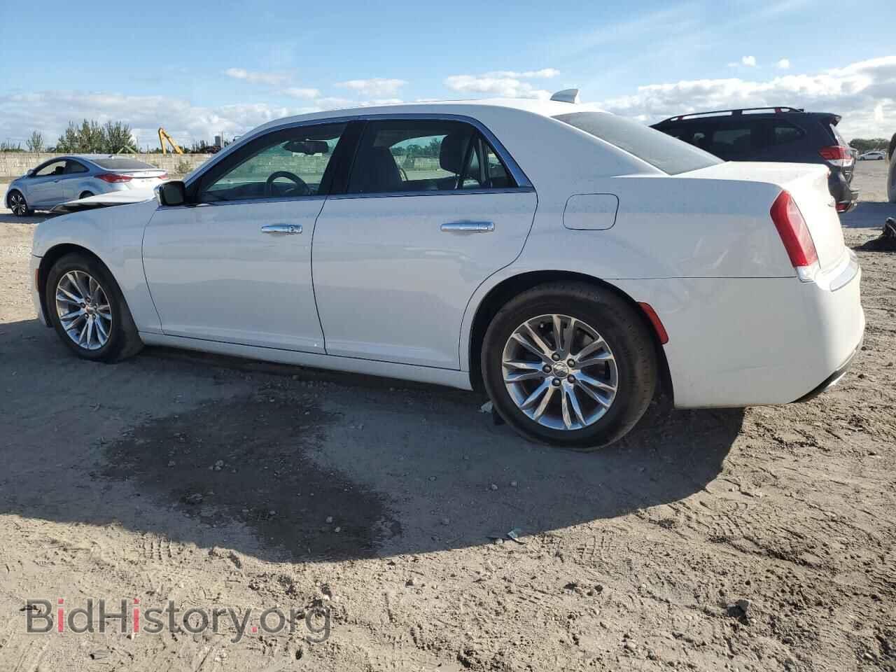 2017 CHRYSLER 300 - VIN: 2C3CCAEG1HH552022 - Photo 2