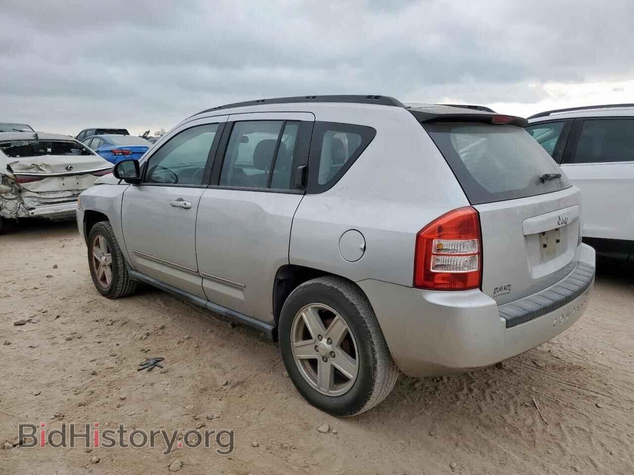 2010 JEEP COMPASS - VIN: 1J4NT4FB3AD640902 - Фото 2