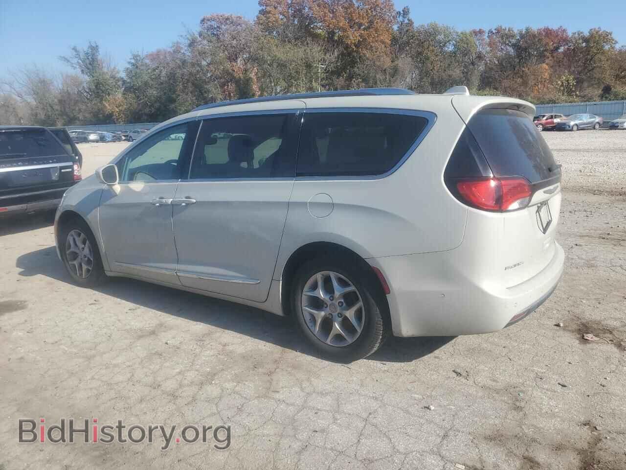 2017 CHRYSLER PACIFICA - VIN: 2C4RC1EG8HR608361 - Фото 2