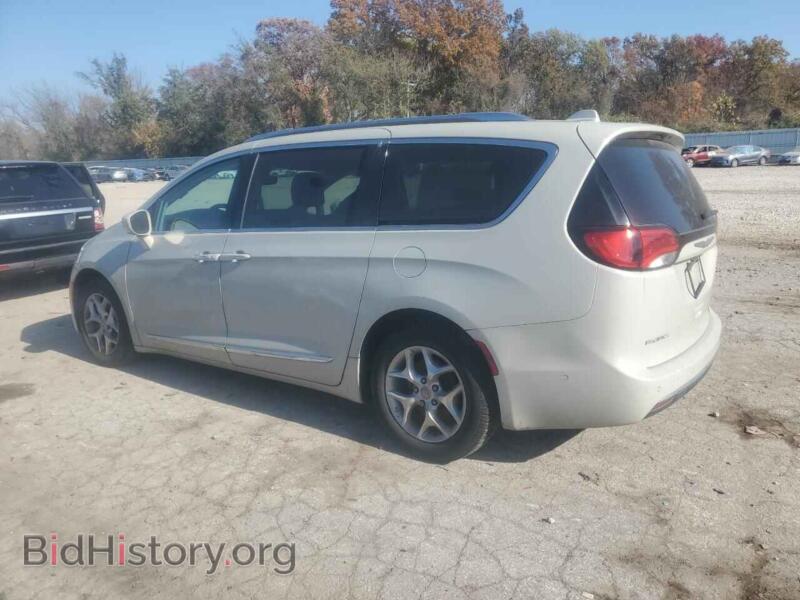 2017 Chrysler PACIFICA (VIN 2C4RC1EG8HR608361) — фото 2 из 13