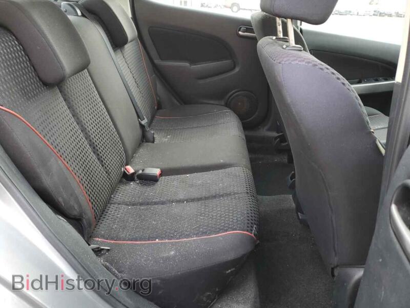 2011 Mazda 2 (VIN JM1DE1HZ0B0112330) — фото 10 из 12