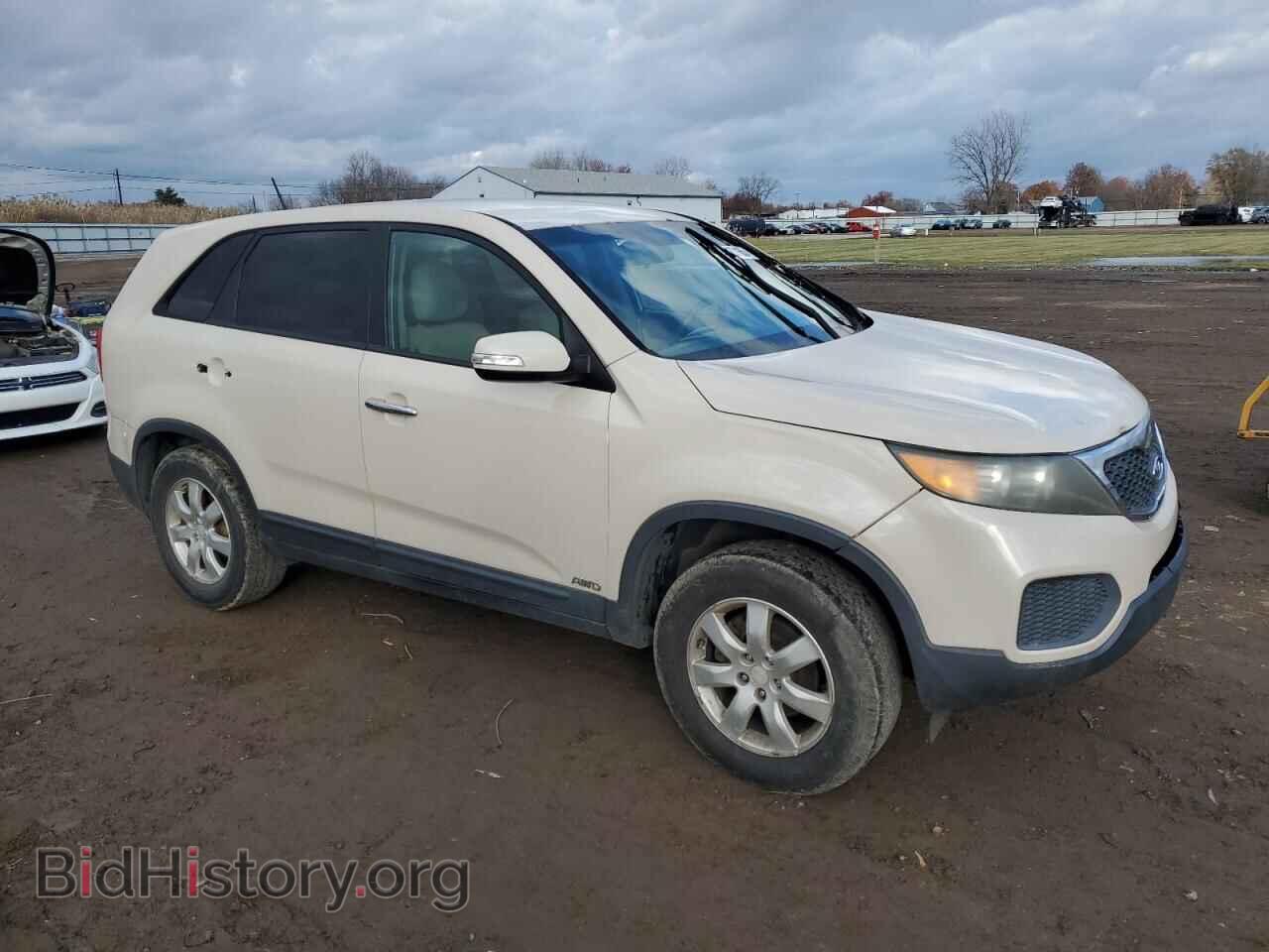 2011 KIA SORENTO - VIN: 5XYKTCA10BG140099 - Фото 4