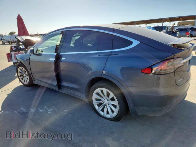 2018 Tesla MODEL X (VIN 5YJXCAE20JF112872) — фото 2 из 13