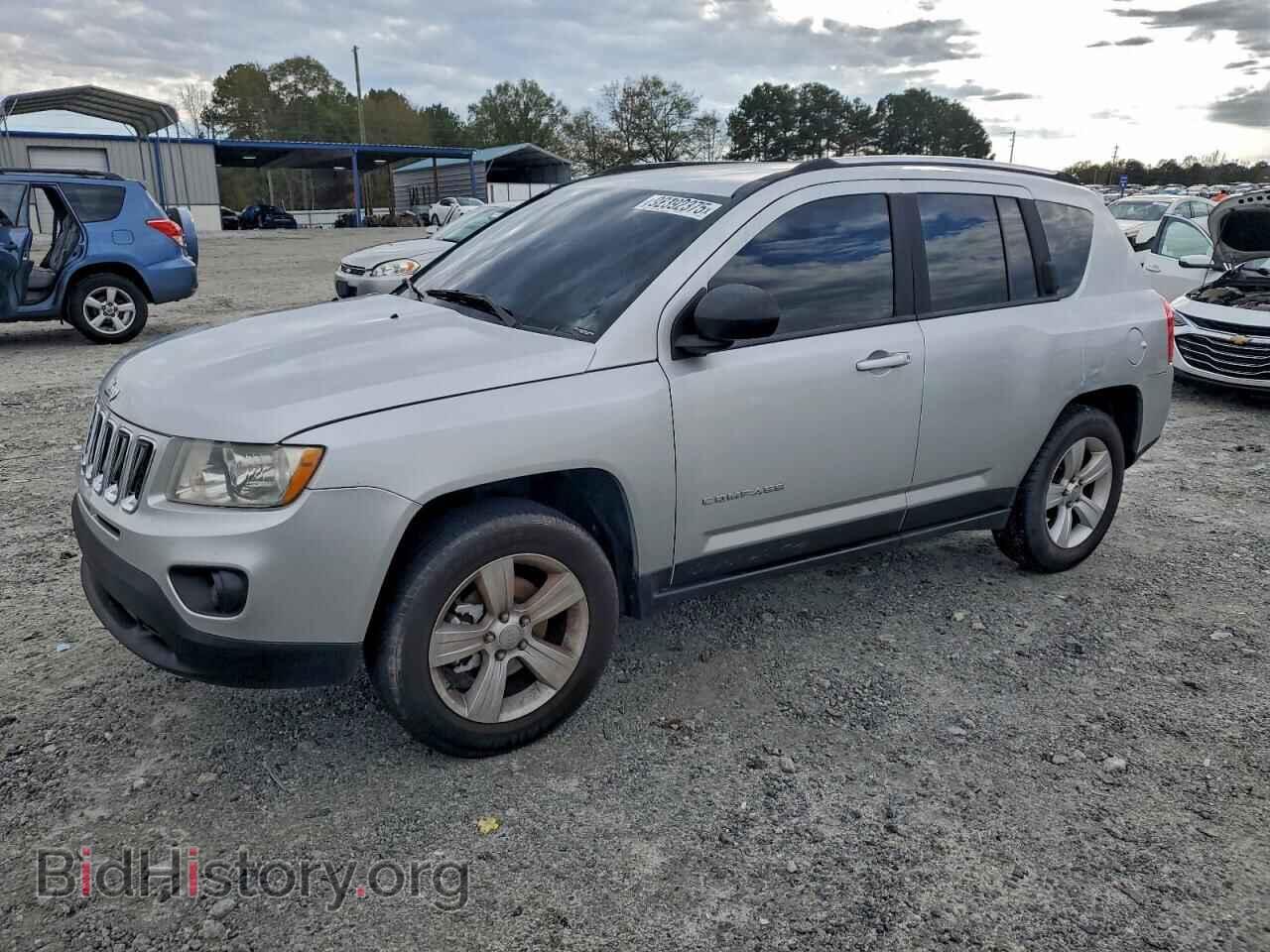 Photo 1J4NT1FB5BD229372 - JEEP COMPASS 2011