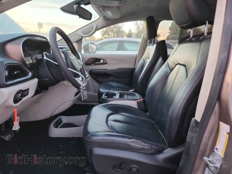 2017 Chrysler PACIFICA (VIN 2C4RC1BG2HR536013) — фото 7 из 13