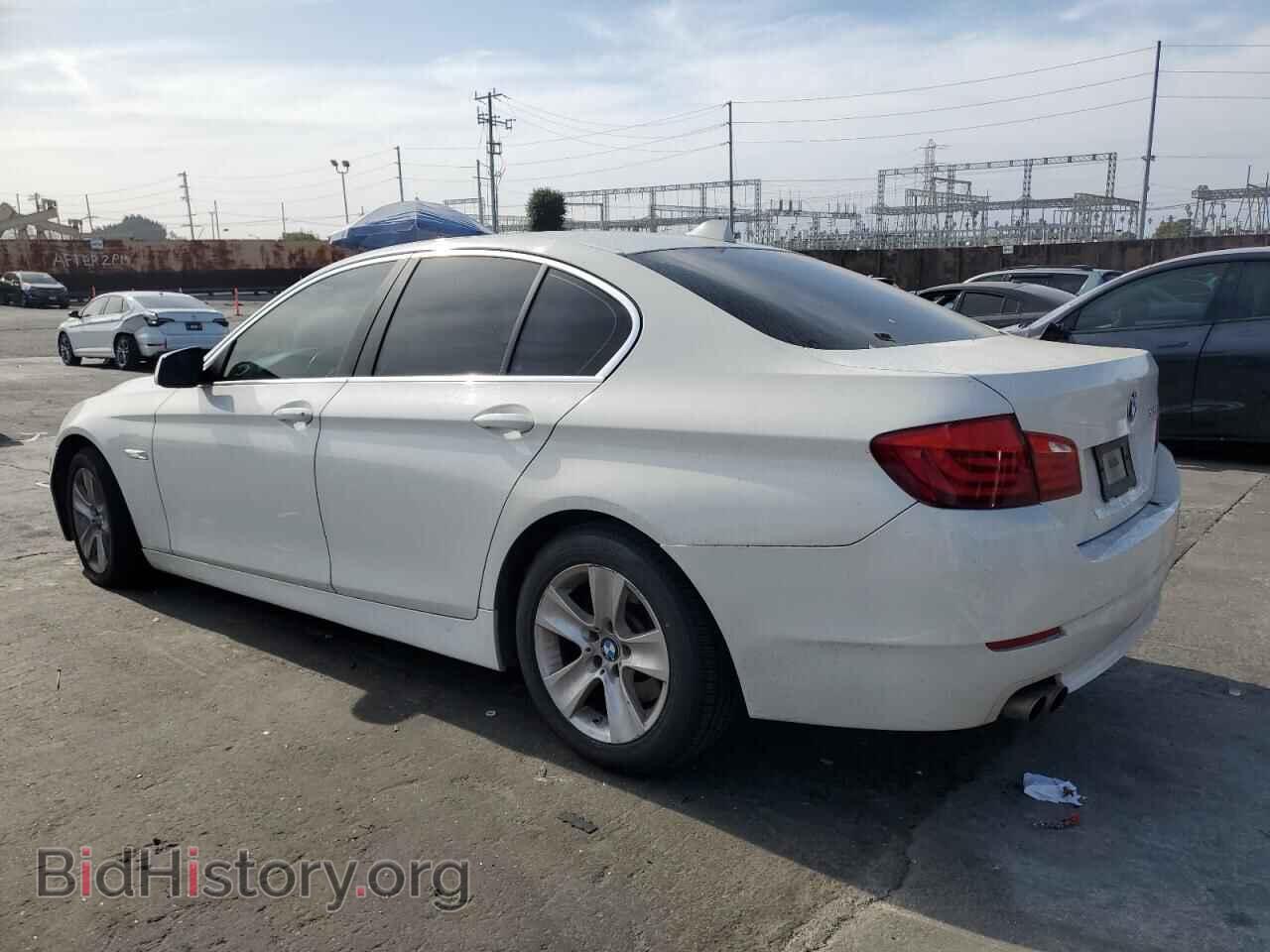 2011 BMW 5 SERIES - VIN: WBAFR1C56BC672320 - Фото 2